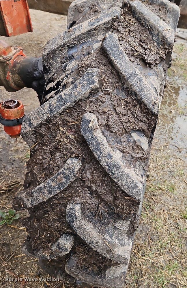 image for item DR8541 1990 Belarus 822 MFWD tractor