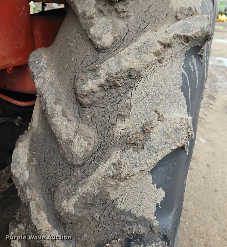 image for item DR8541 1990 Belarus 822 MFWD tractor