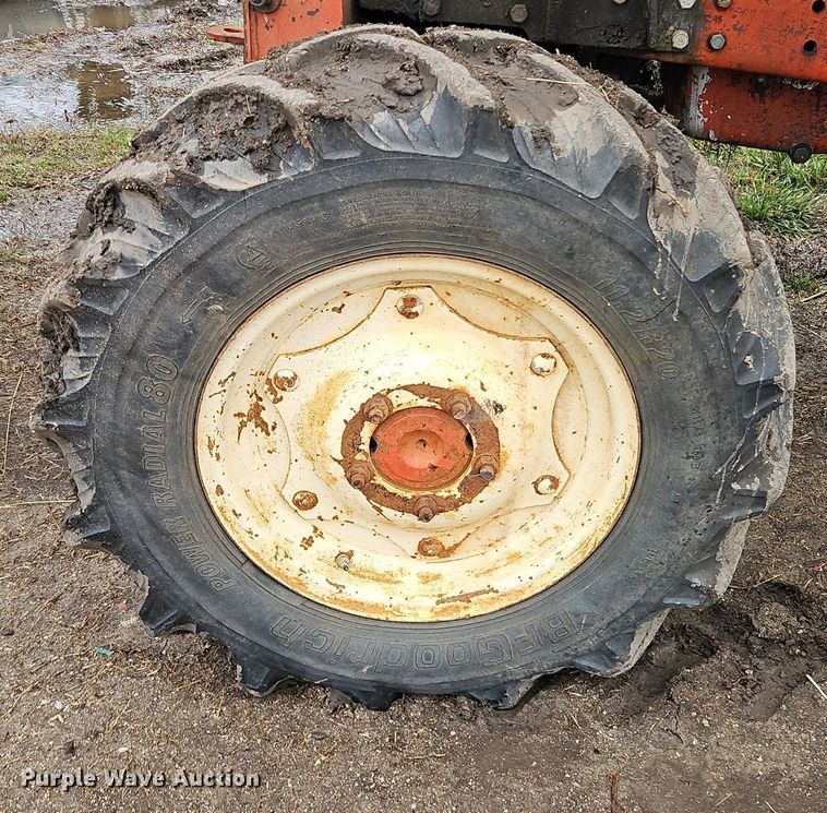 image for item DR8541 1990 Belarus 822 MFWD tractor