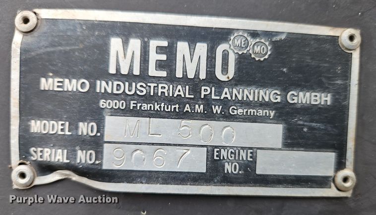 image for item DR8541 1990 Belarus 822 MFWD tractor