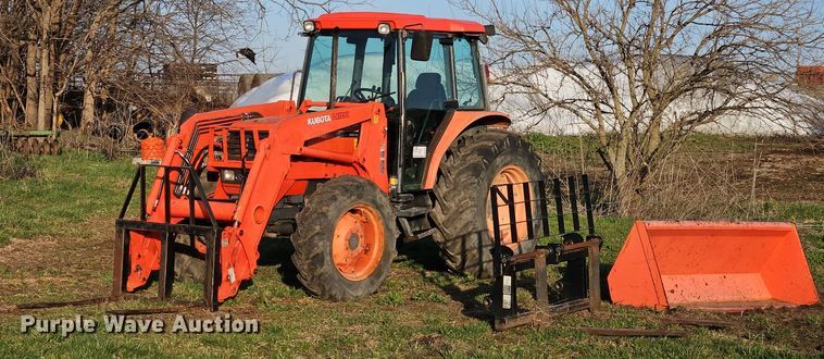 image for item DR8542 Kubota M9000 MFWD tractor