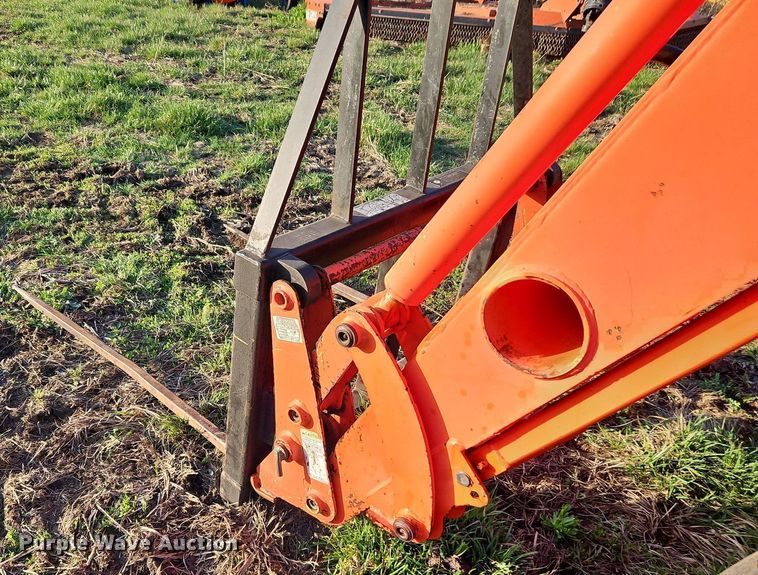 image for item DR8542 Kubota M9000 MFWD tractor