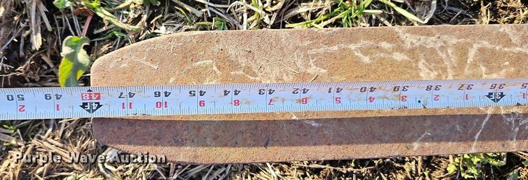 image for item DR8542 Kubota M9000 MFWD tractor