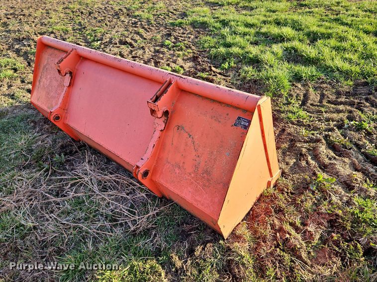 image for item DR8542 Kubota M9000 MFWD tractor