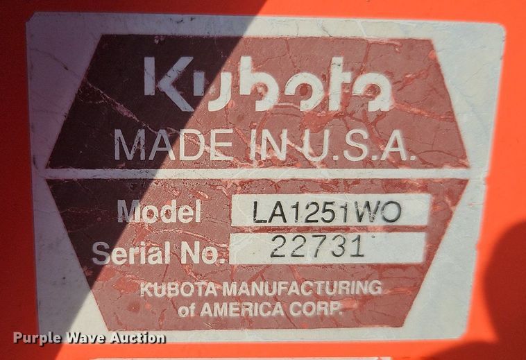 image for item DR8542 Kubota M9000 MFWD tractor