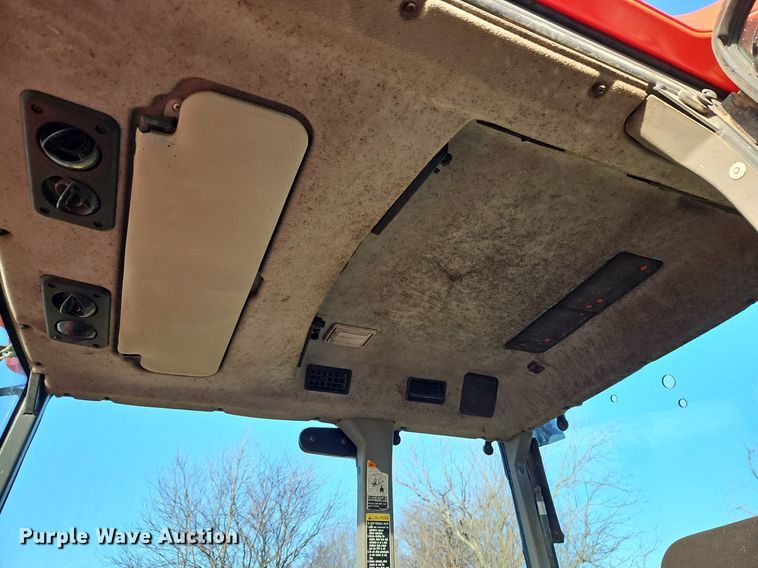 image for item DR8542 Kubota M9000 MFWD tractor