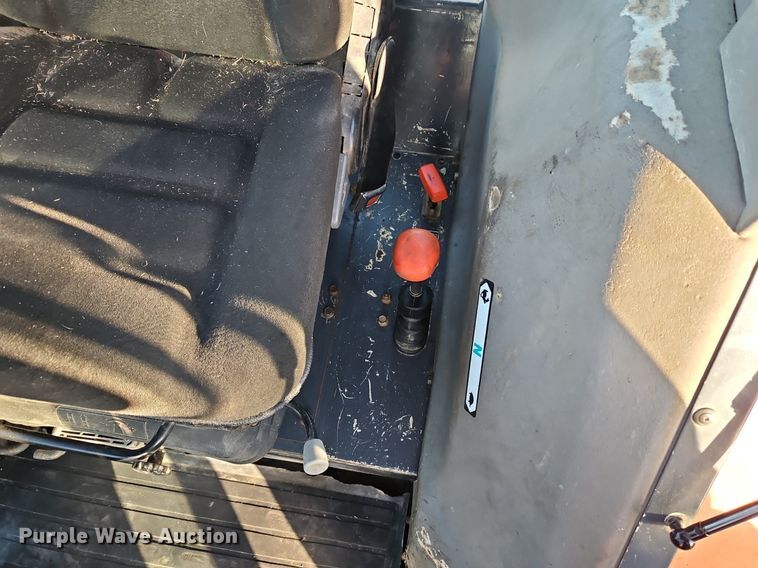 image for item DR8542 Kubota M9000 MFWD tractor