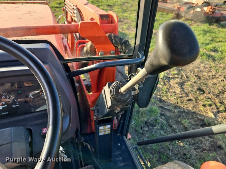 image for item DR8542 Kubota M9000 MFWD tractor