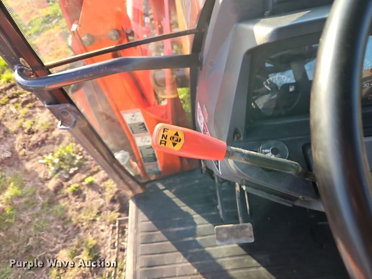 image for item DR8542 Kubota M9000 MFWD tractor