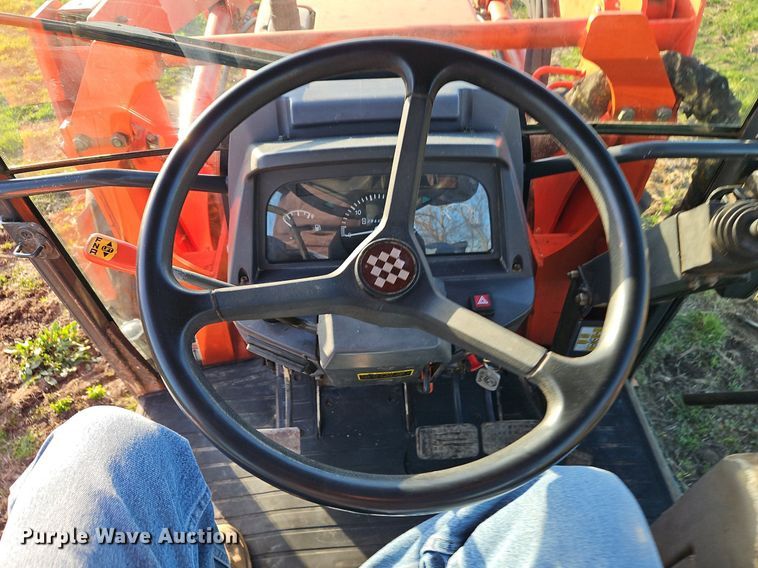 image for item DR8542 Kubota M9000 MFWD tractor