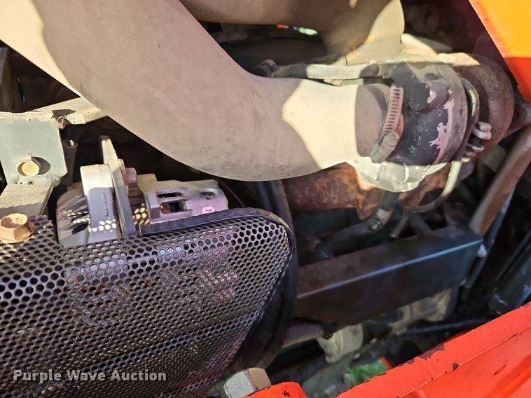 image for item DR8542 Kubota M9000 MFWD tractor