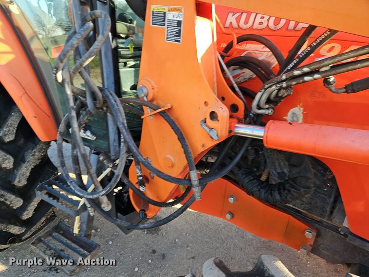 image for item DR8543 Kubota  M9540 MFWD tractor