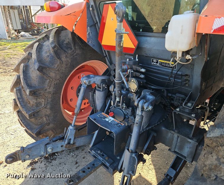 image for item DR8543 Kubota  M9540 MFWD tractor