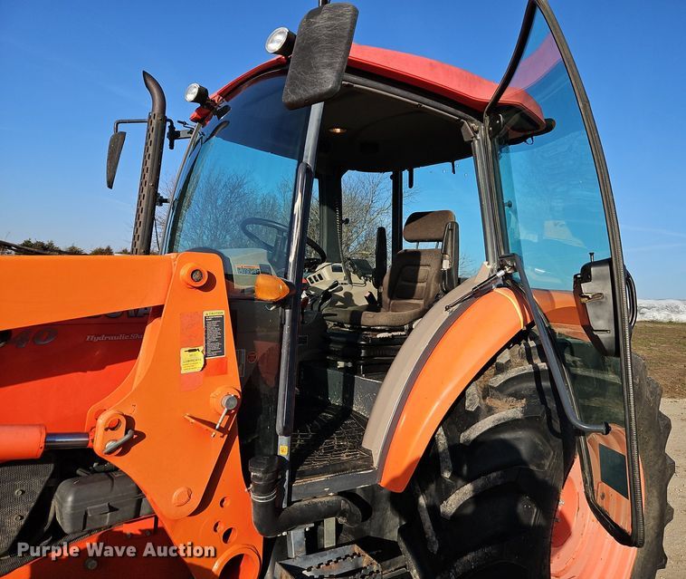 image for item DR8543 Kubota  M9540 MFWD tractor