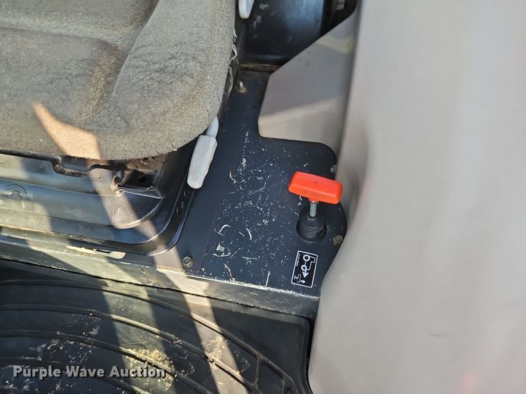 image for item DR8543 Kubota  M9540 MFWD tractor