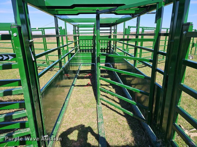 image for item DR8553 2022 Arrowquip HL-PC1000 corral