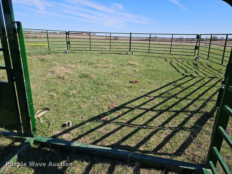 image for item DR8553 2022 Arrowquip HL-PC1000 corral