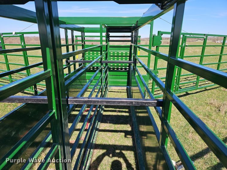 image for item DR8553 2022 Arrowquip HL-PC1000 corral