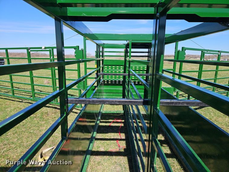 image for item DR8553 2022 Arrowquip HL-PC1000 corral