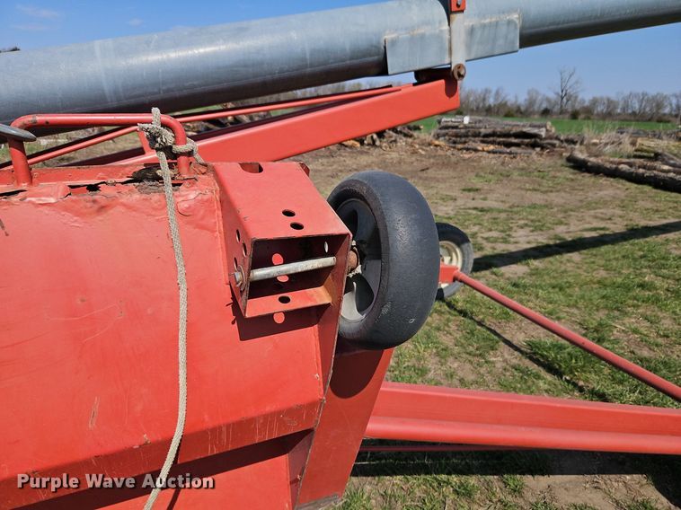 image for item DR8560 Grain King S2750 auger