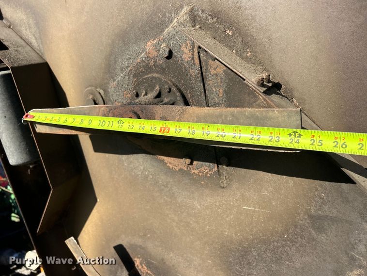 image for item DS0845 1995 Woods 9204 batwing finish mower