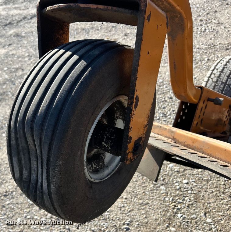 image for item DS0845 1995 Woods 9204 batwing finish mower