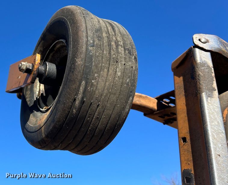 image for item DS0845 1995 Woods 9204 batwing finish mower