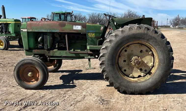 image for item DS2883 1978 John Deere 2840 tractor