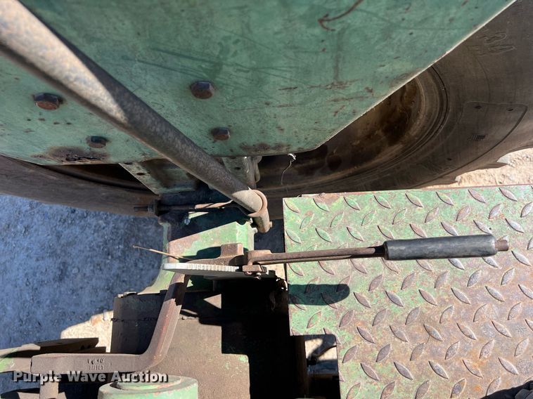 image for item DS2883 1978 John Deere 2840 tractor