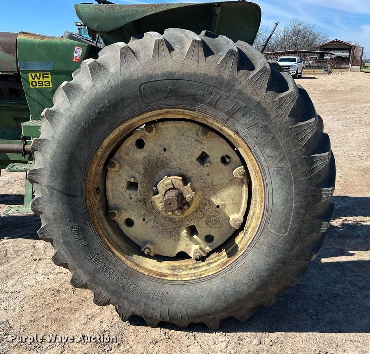 image for item DS2883 1978 John Deere 2840 tractor