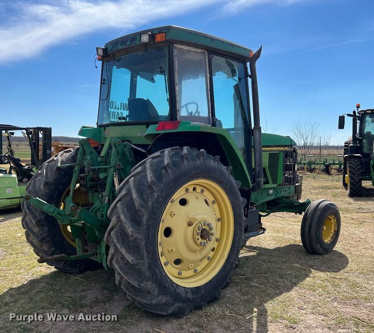 image for item DS2884 1994 John Deere 7200 tractor