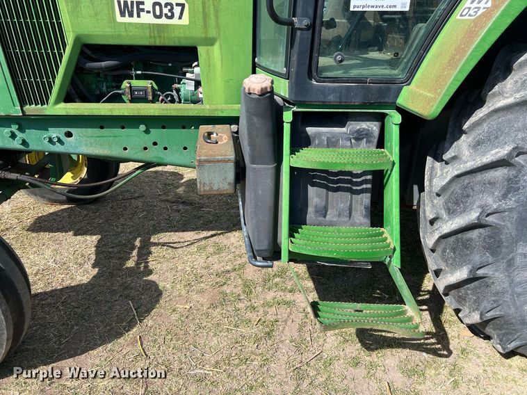 image for item DS2884 1994 John Deere 7200 tractor