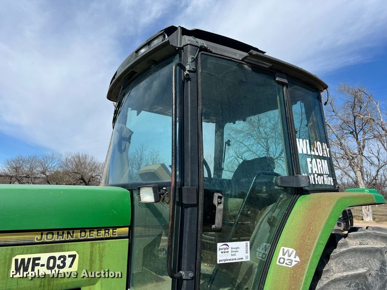 image for item DS2884 1994 John Deere 7200 tractor