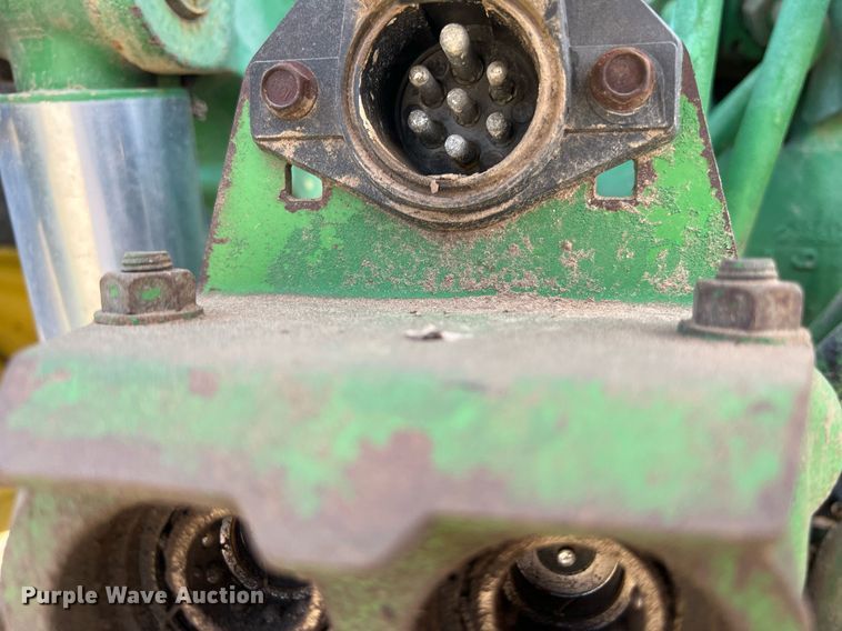 image for item DS2884 1994 John Deere 7200 tractor