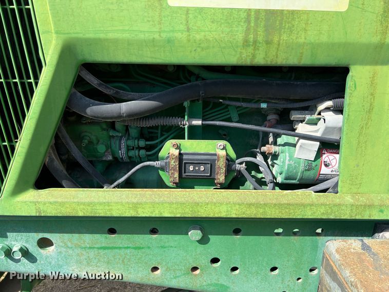 image for item DS2884 1994 John Deere 7200 tractor