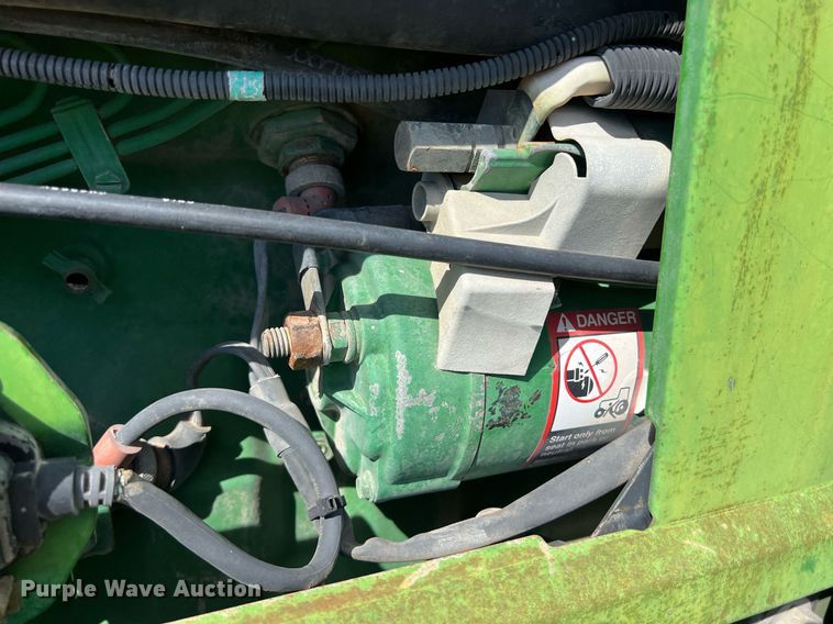 image for item DS2884 1994 John Deere 7200 tractor