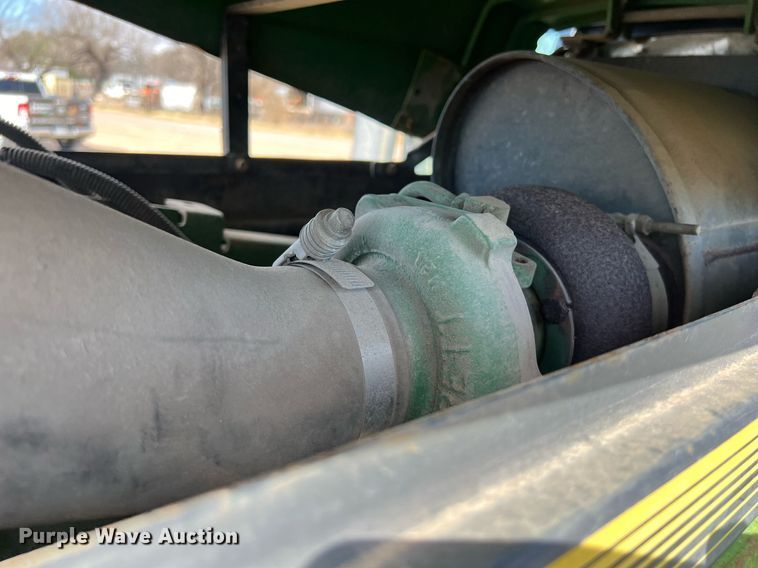 image for item DS2884 1994 John Deere 7200 tractor