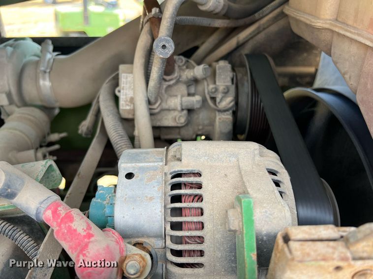 image for item DS2884 1994 John Deere 7200 tractor