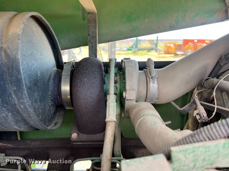 image for item DS2884 1994 John Deere 7200 tractor