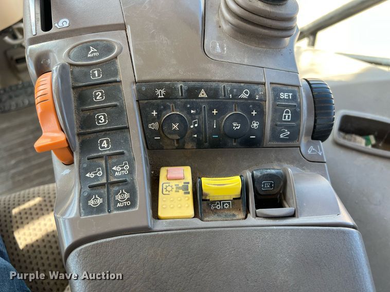 image for item DS2885 2017 John Deere 6155R MFWD tractor