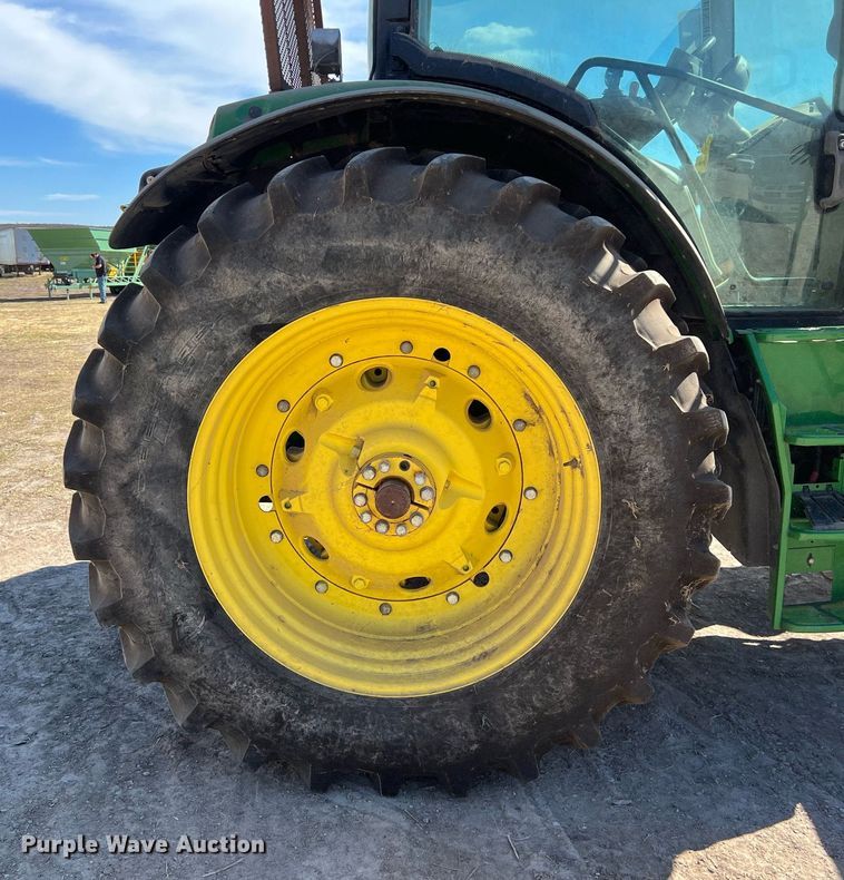 image for item DS2885 2017 John Deere 6155R MFWD tractor