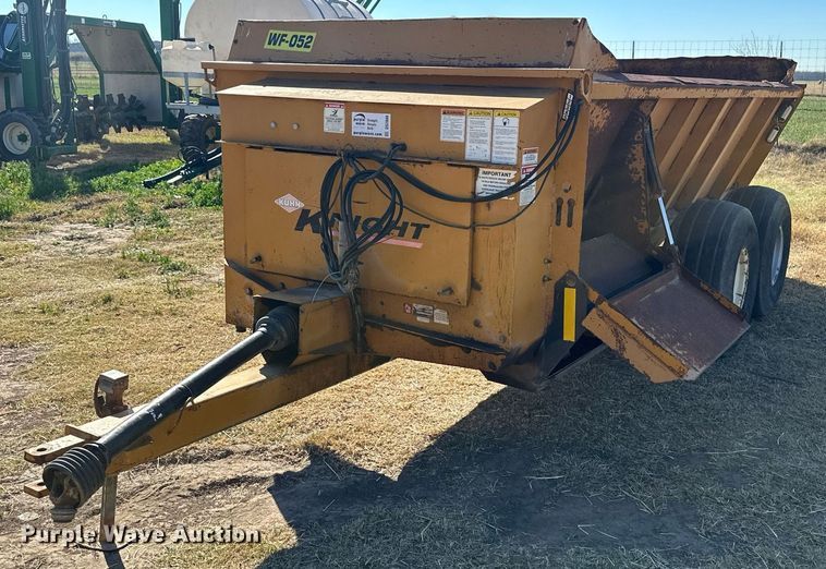 image for item DS2888 Knight Slinger 8118 manure spreader