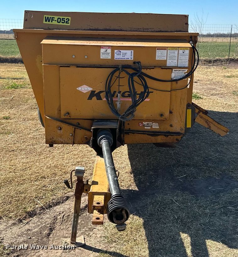 image for item DS2888 Knight Slinger 8118 manure spreader