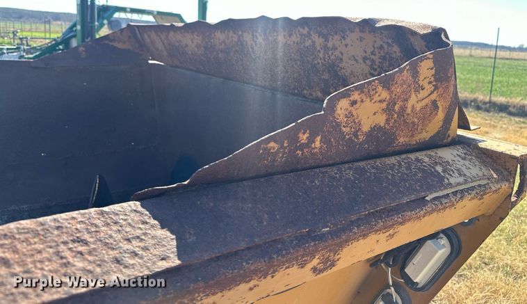 image for item DS2888 Knight Slinger 8118 manure spreader