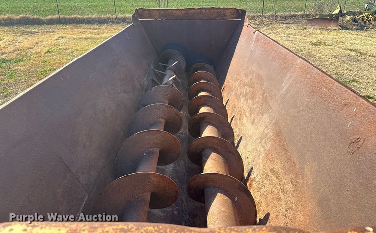 image for item DS2888 Knight Slinger 8118 manure spreader
