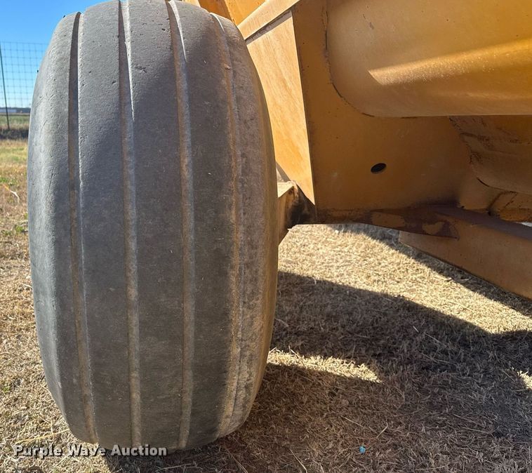 image for item DS2888 Knight Slinger 8118 manure spreader