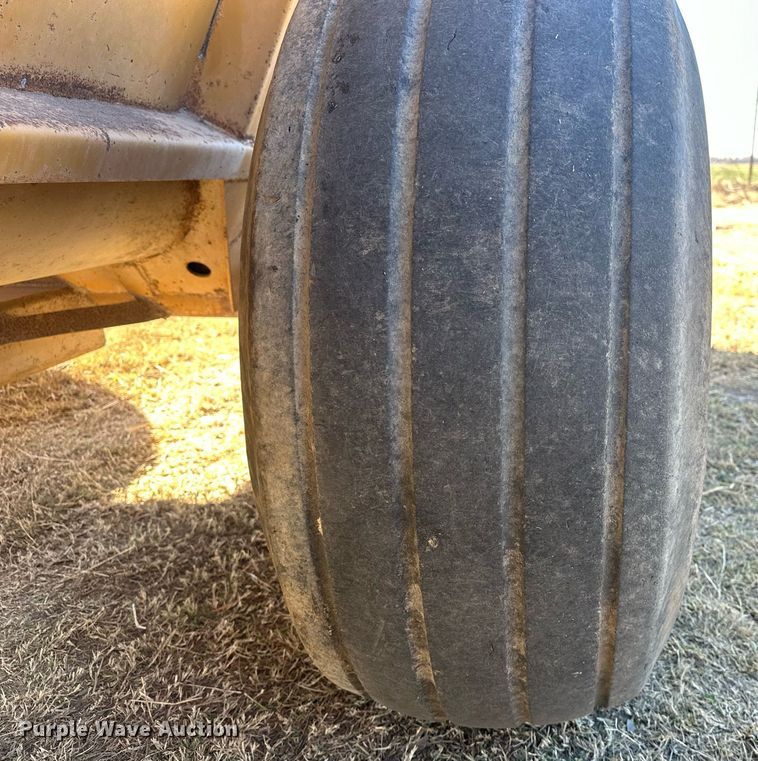 image for item DS2888 Knight Slinger 8118 manure spreader