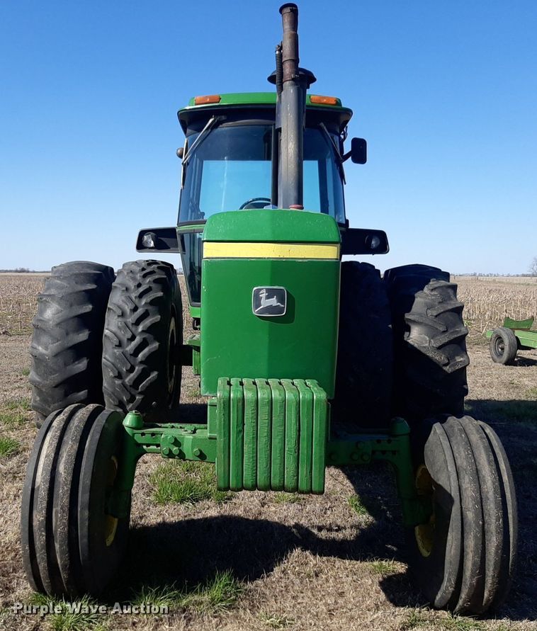 image for item DV9922 1975 John Deere 4630 tractor