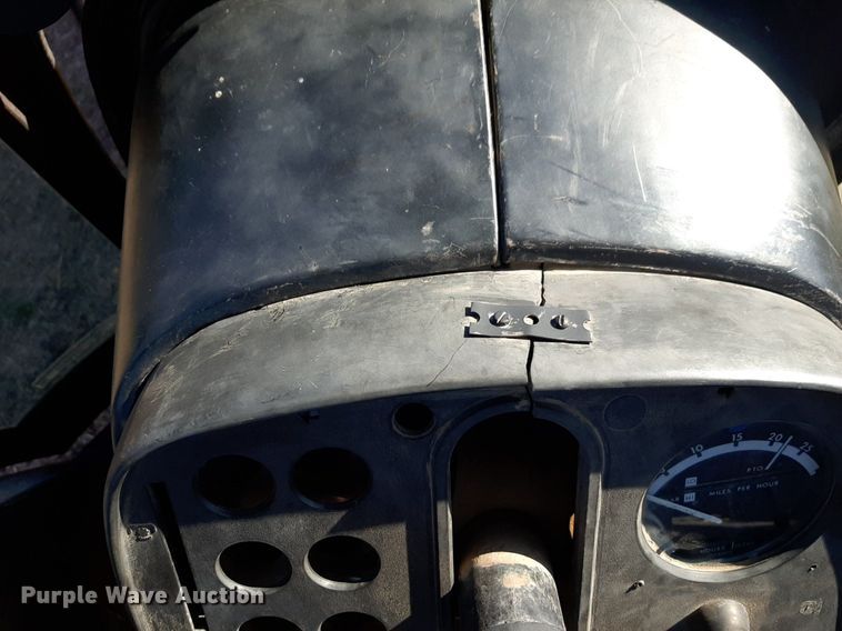 image for item DV9922 1975 John Deere 4630 tractor