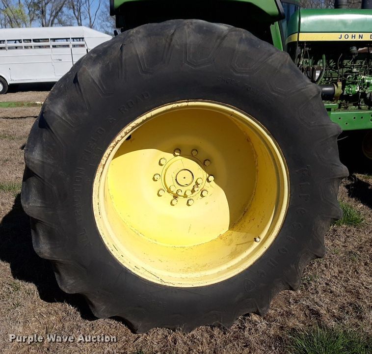 image for item DV9922 1975 John Deere 4630 tractor